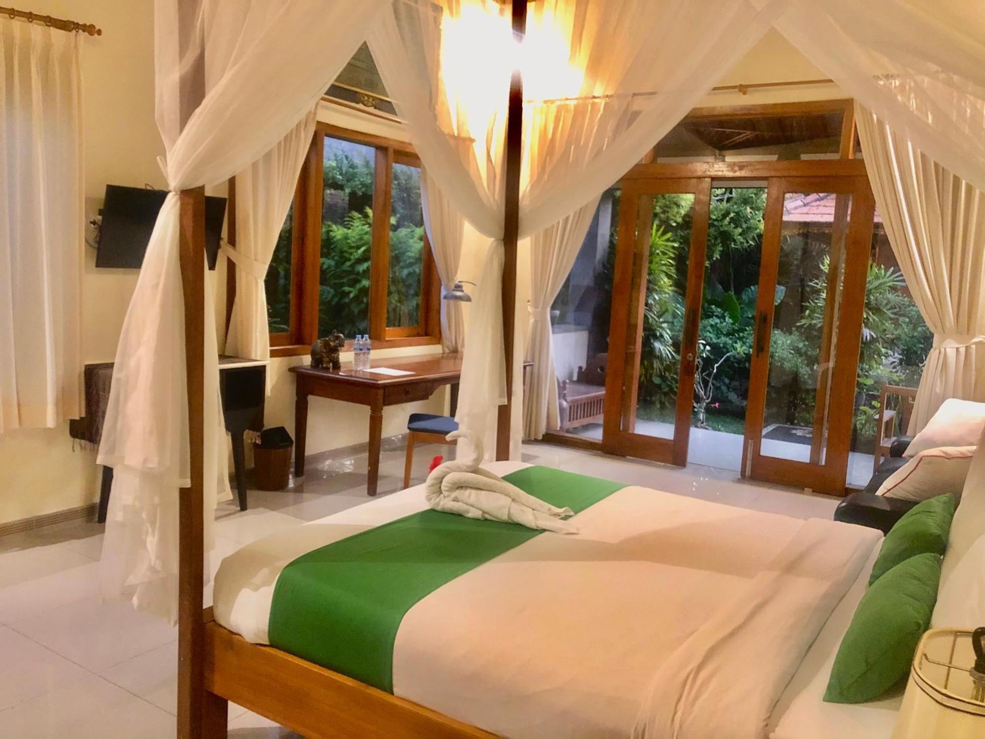 Hotel Graha Madesimon Ketewel Esterno foto