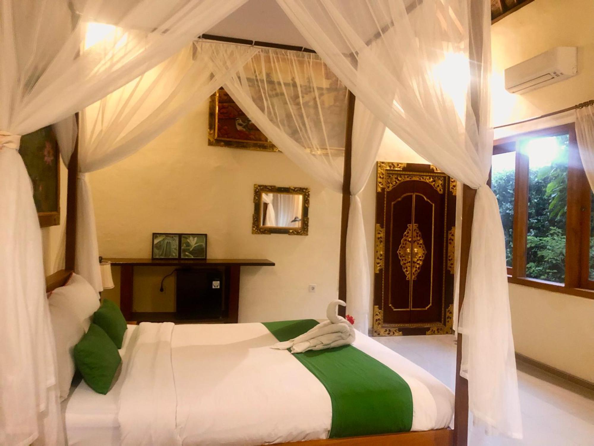 Hotel Graha Madesimon Ketewel Esterno foto