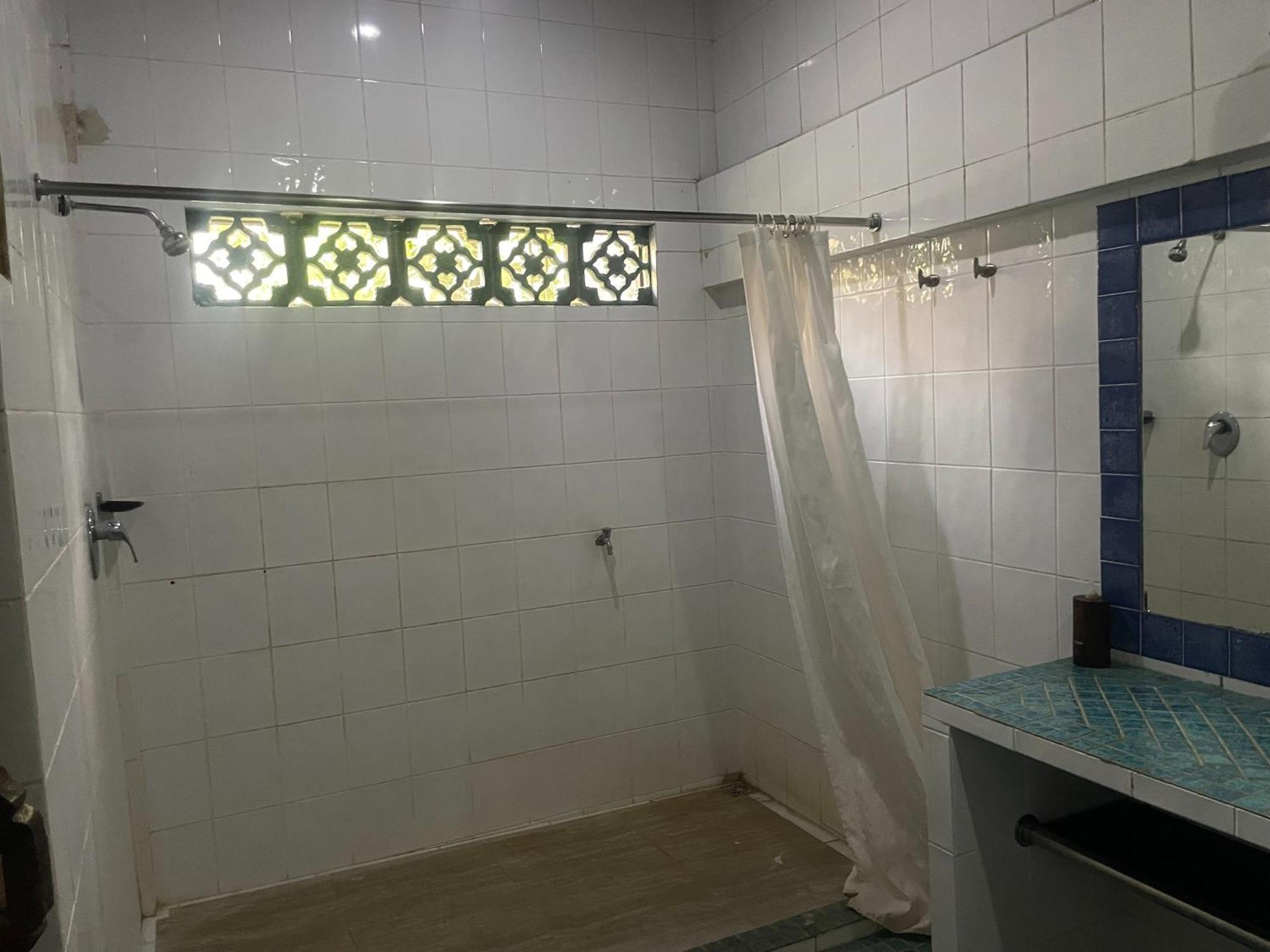 Hotel Graha Madesimon Ketewel Esterno foto