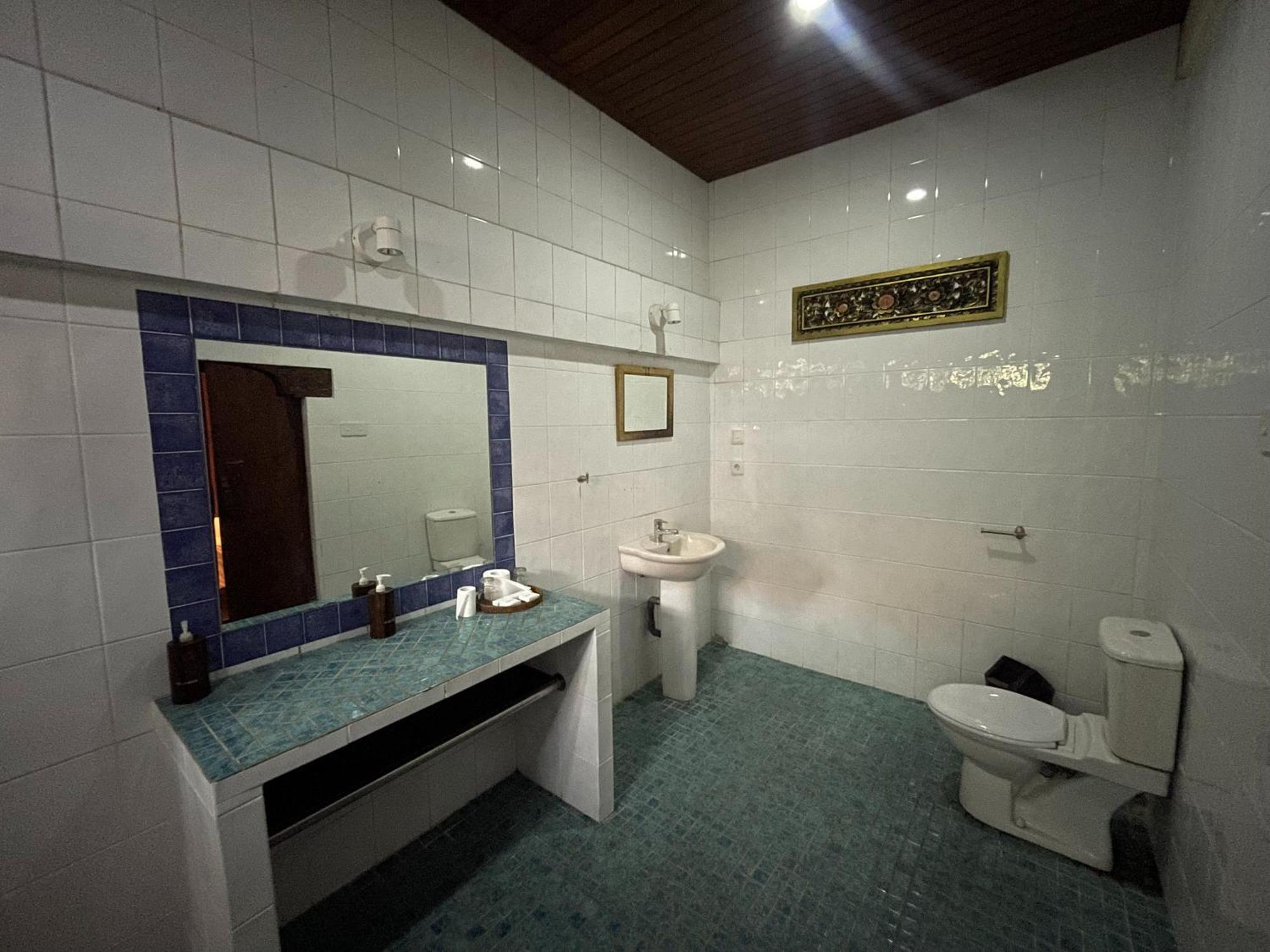 Hotel Graha Madesimon Ketewel Esterno foto