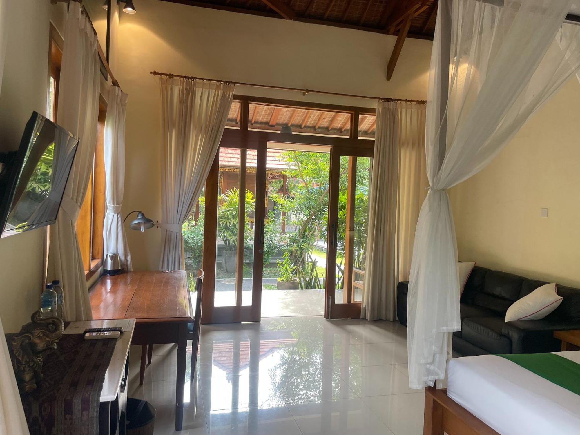 Hotel Graha Madesimon Ketewel Esterno foto