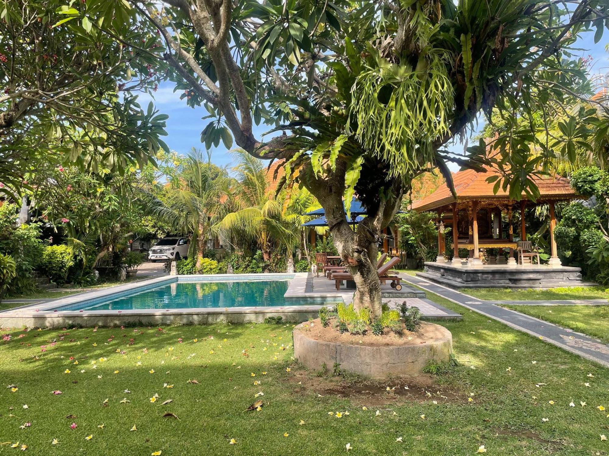 Hotel Graha Madesimon Ketewel Esterno foto