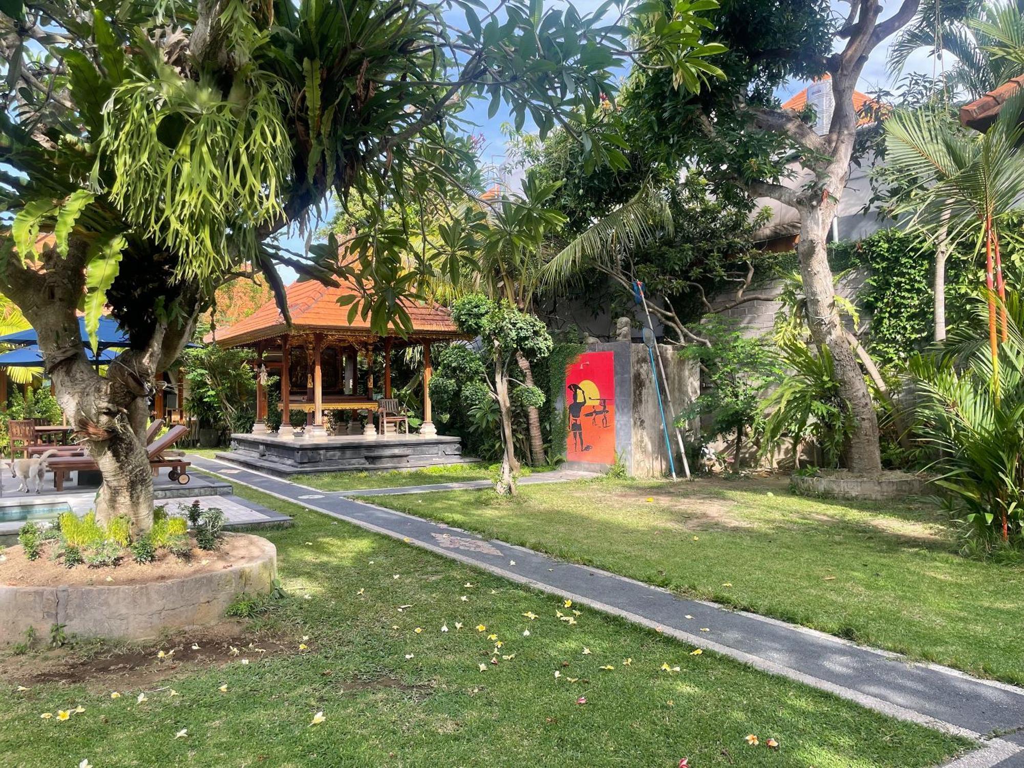 Hotel Graha Madesimon Ketewel Esterno foto