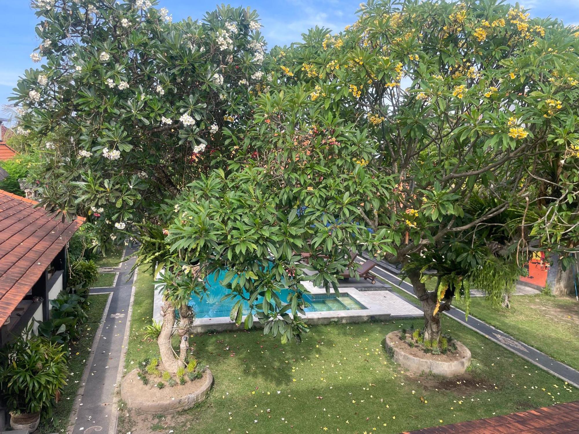 Hotel Graha Madesimon Ketewel Esterno foto