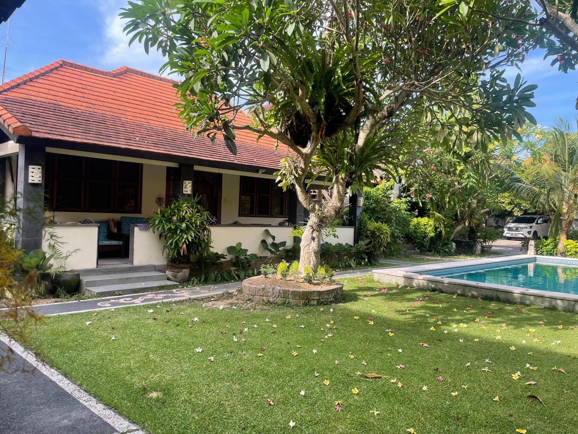 Hotel Graha Madesimon Ketewel Esterno foto