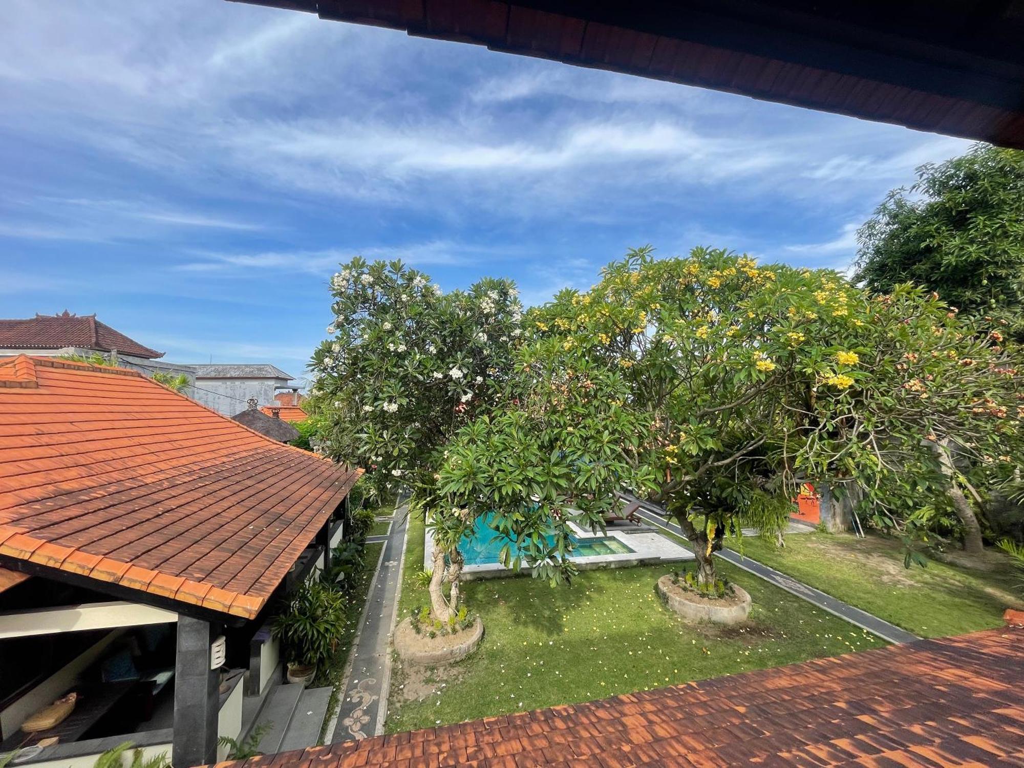 Hotel Graha Madesimon Ketewel Esterno foto