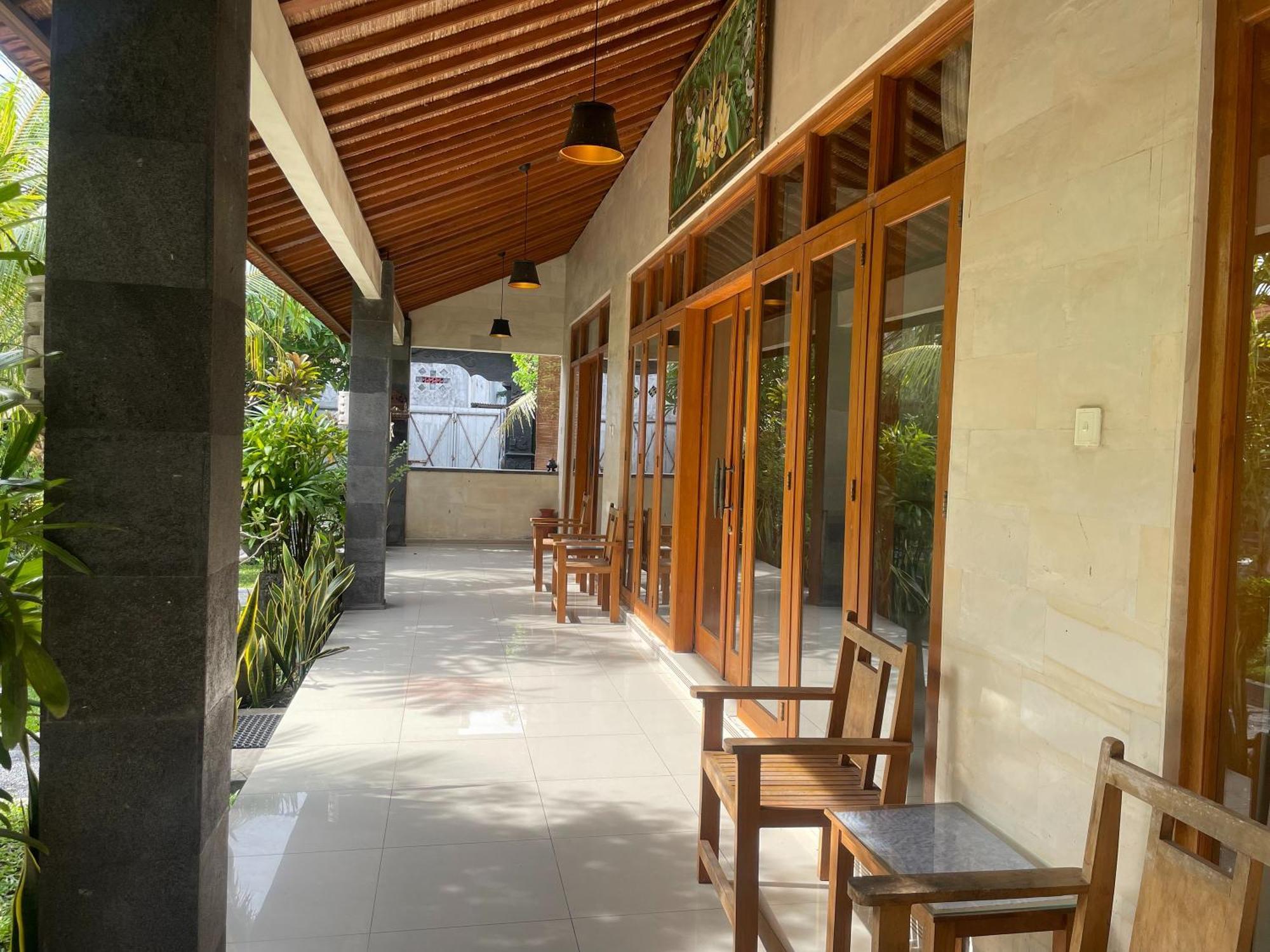 Hotel Graha Madesimon Ketewel Esterno foto