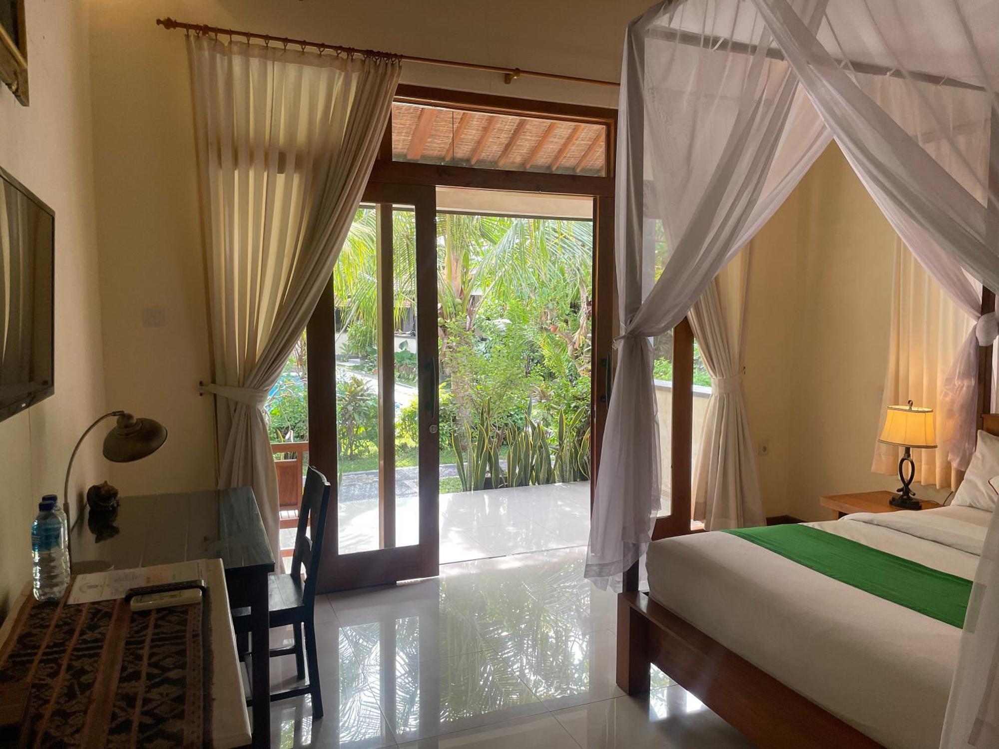 Hotel Graha Madesimon Ketewel Esterno foto