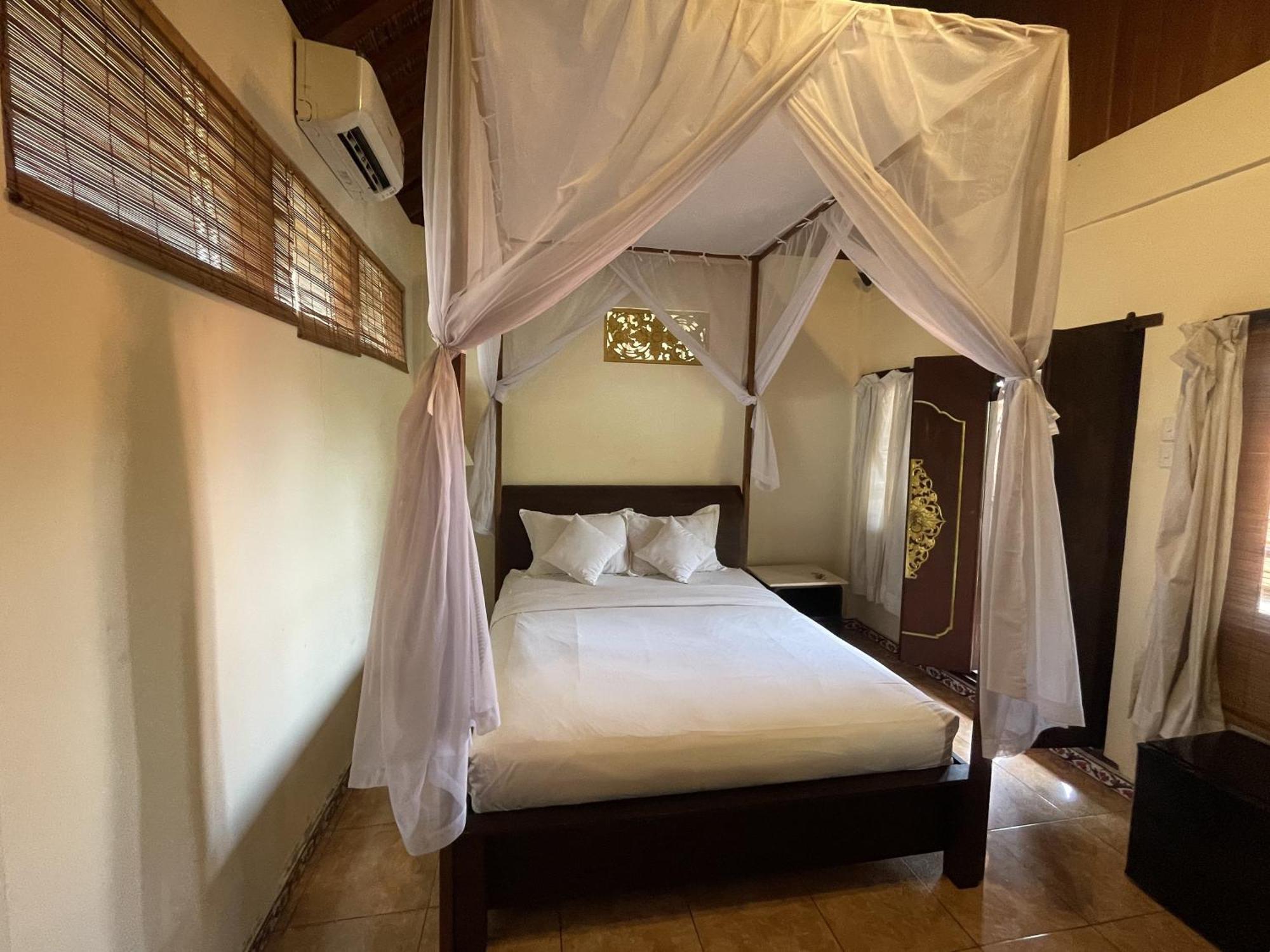 Hotel Graha Madesimon Ketewel Esterno foto